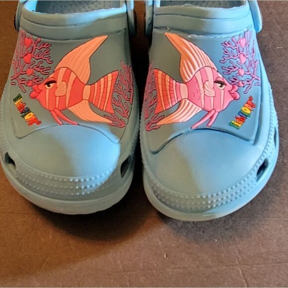 KIDS BLUE CROCS WITH PINK 🐟 🐠 - Picture 2 of 16